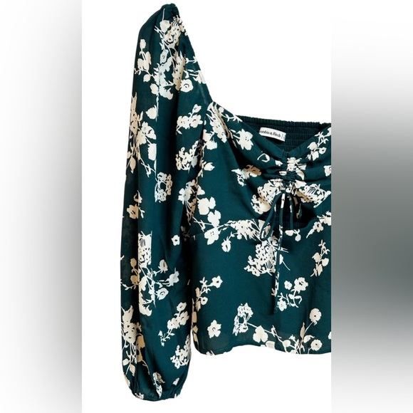 Abercrombie & Fitch Green Long Sleeve Smocked Cinched Cut Out Top Size M - Picture 4 of 9